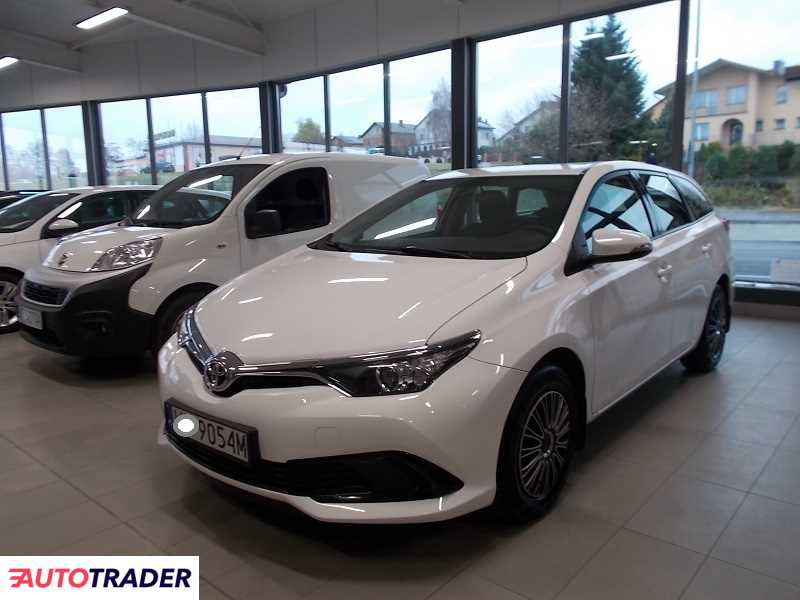 Toyota Auris 2016 1.6 132 KM Toyota Auris 2016 1.6 132 KM