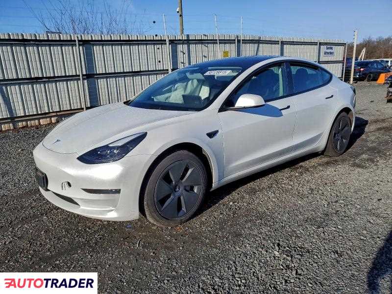 Tesla Model 3 2023