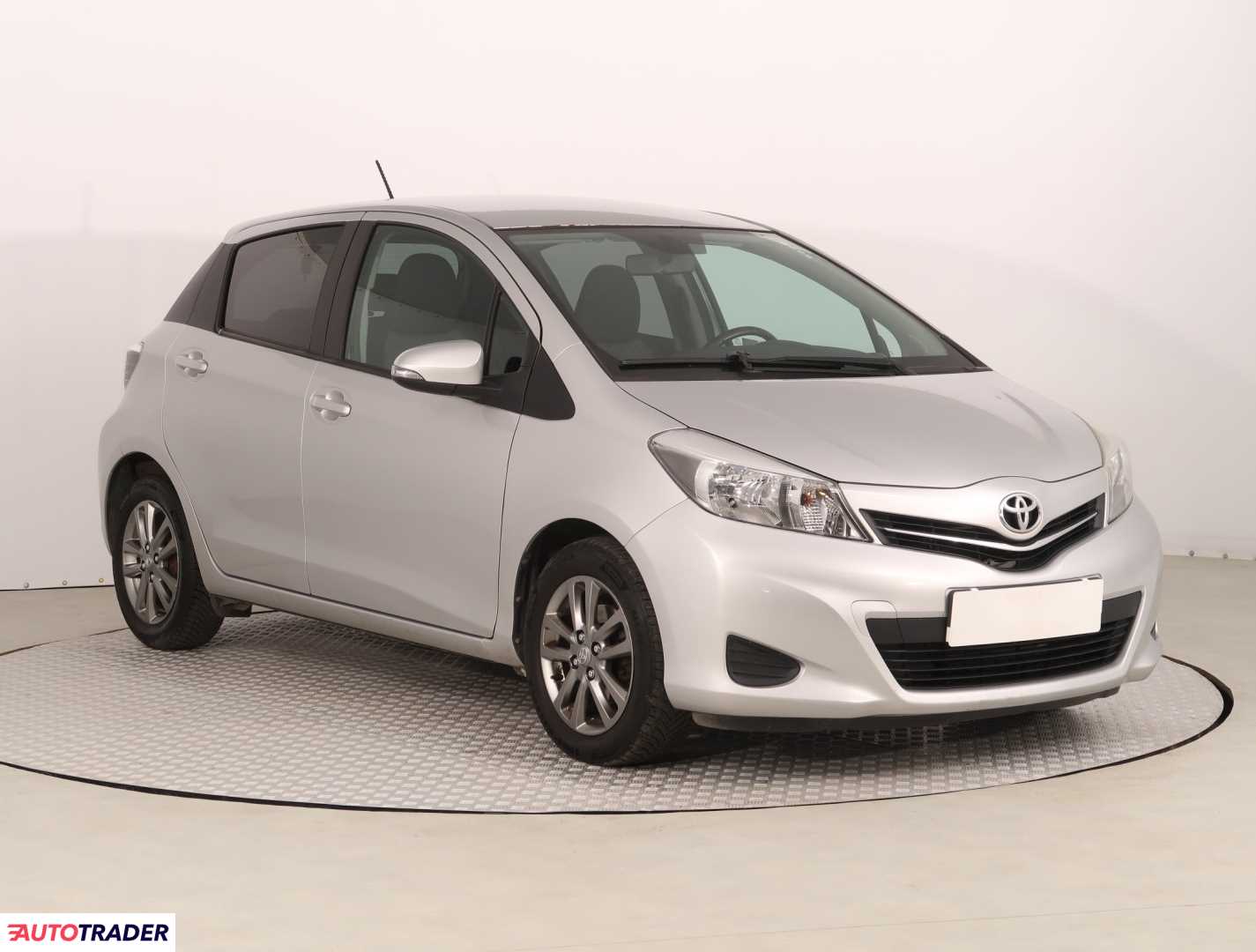 Toyota Yaris 2014 1.3 97 KM