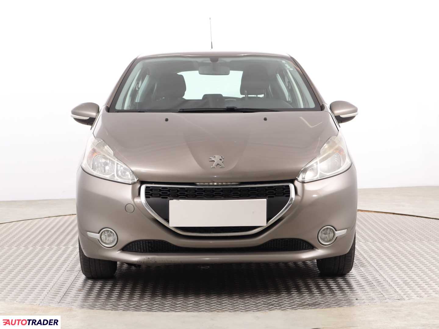 Peugeot 208 1.2 80 KM 2014r. (Piaseczno)