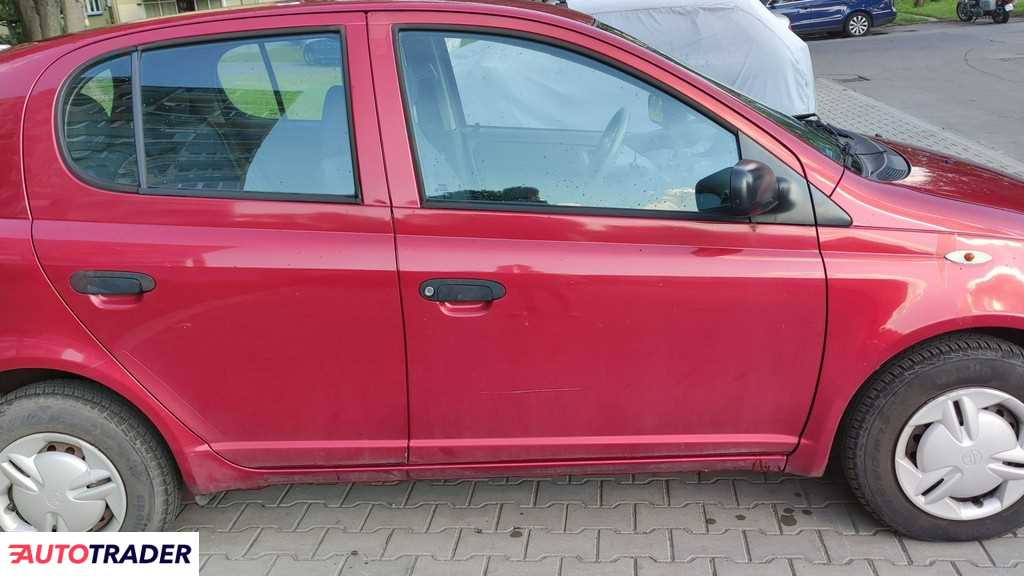 Toyota Yaris 2002 1.0 68 KM Toyota Yaris 2002 1.0 68 KM