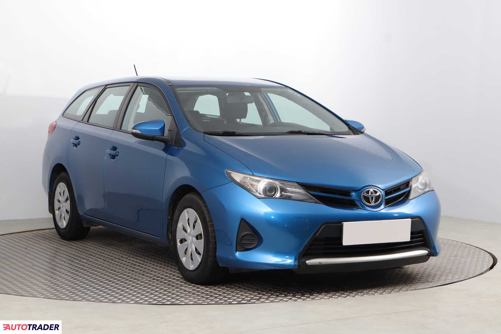 Toyota Auris 1.4 88 KM 2015r. (Piaseczno)