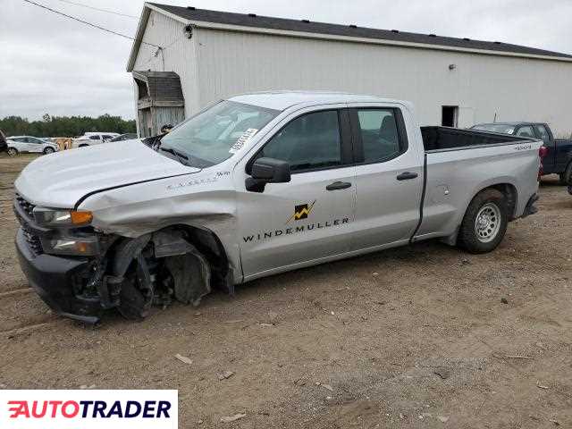 Chevrolet Silverado 5.0 benzyna 2021r. (PORTLAND)