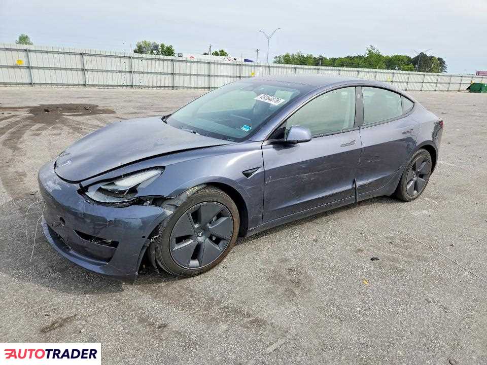 Tesla Model 3 2022