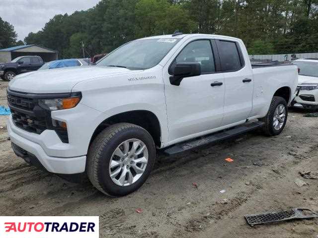 Chevrolet Silverado 2.0 benzyna 2023r. (SEAFORD)