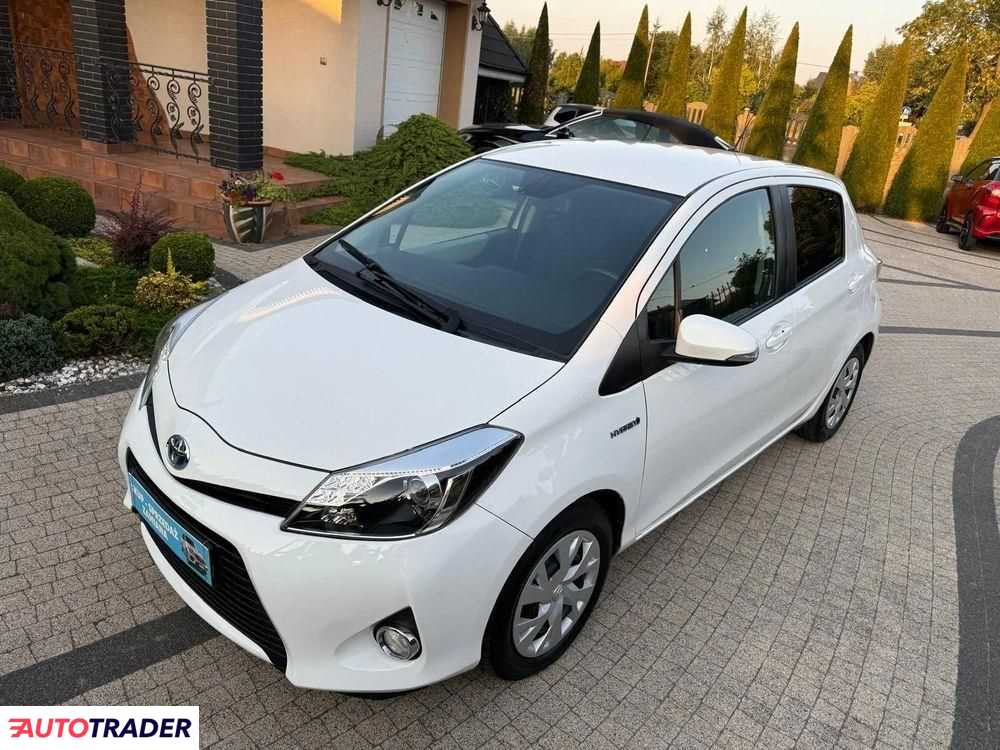 Toyota Yaris 2015 1.5 100 KM Toyota Yaris 2015 1.5 100 KM