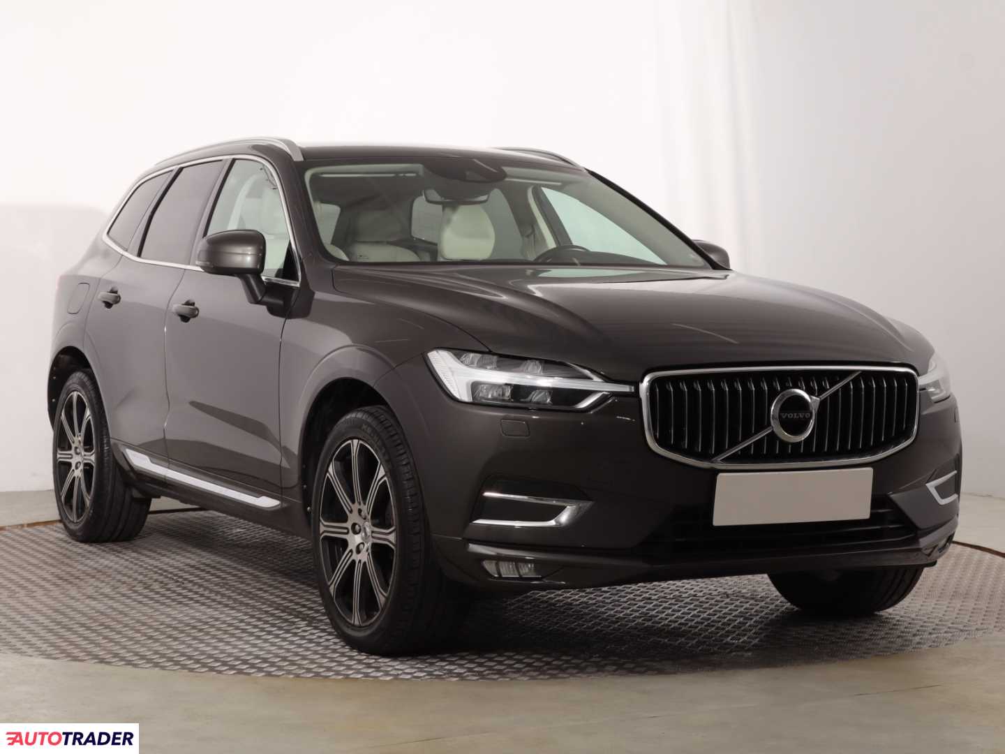 Volvo XC60 2018 2.0 187 KM