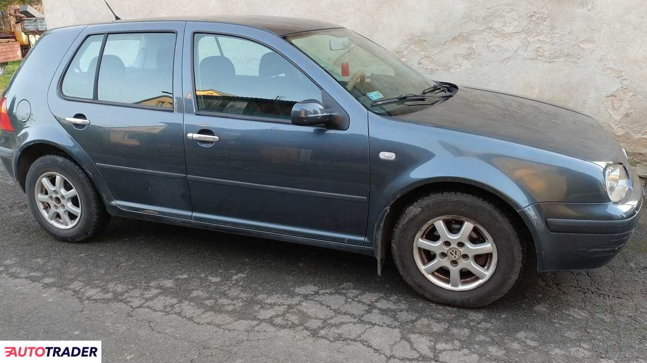 Volkswagen Golf 2001 1.6 105 KM