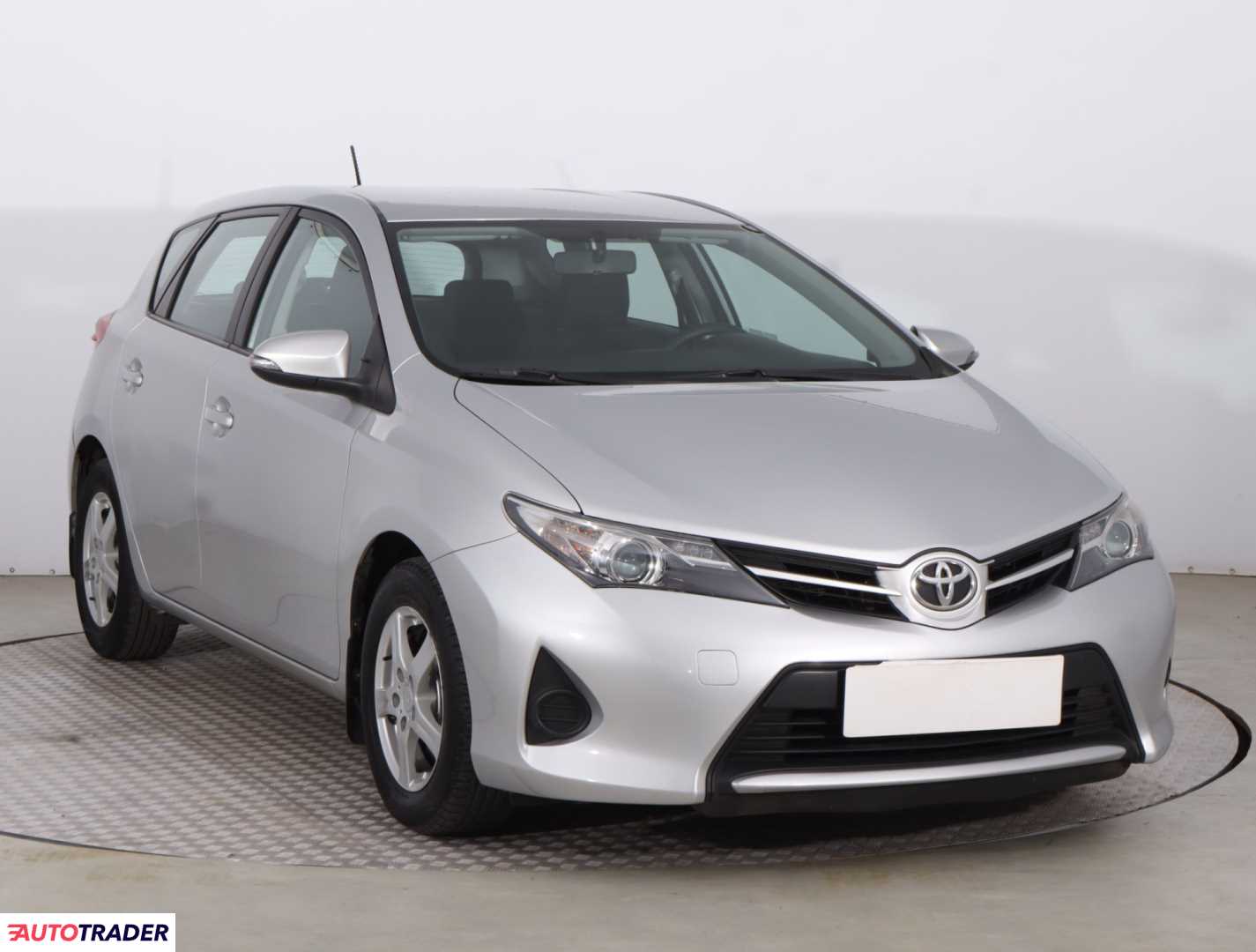 Toyota Auris 2013 1.3 97 KM
