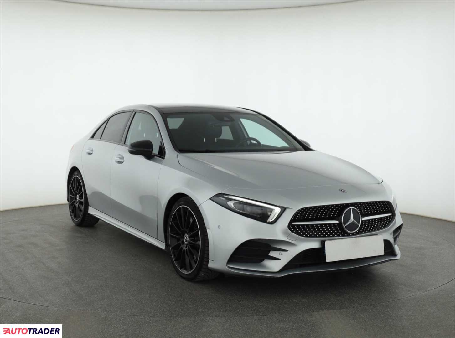 Mercedes A-klasa 2019 2.0 221 KM