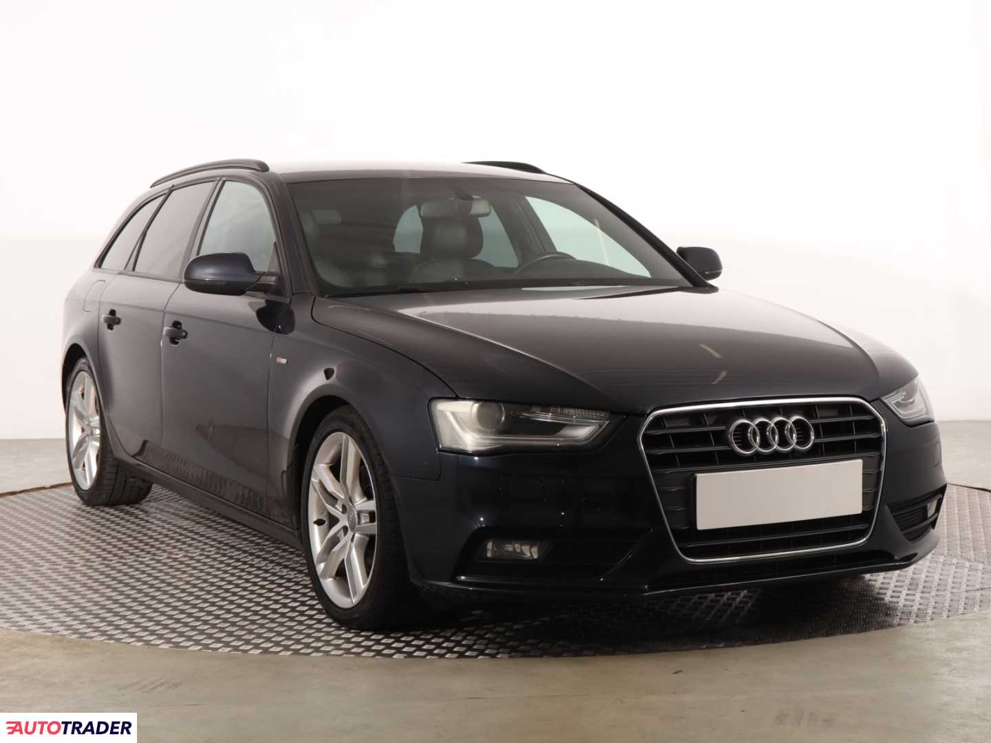 Audi A4 2014 2.0 140 KM