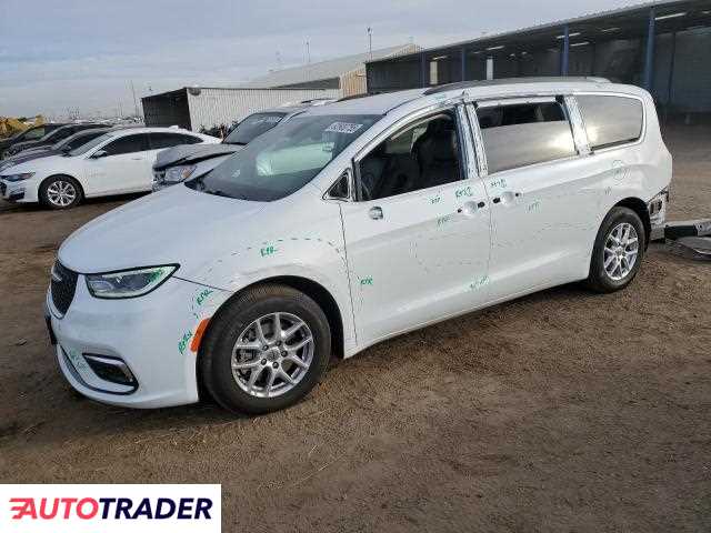 Chrysler Pacifica 2022 3