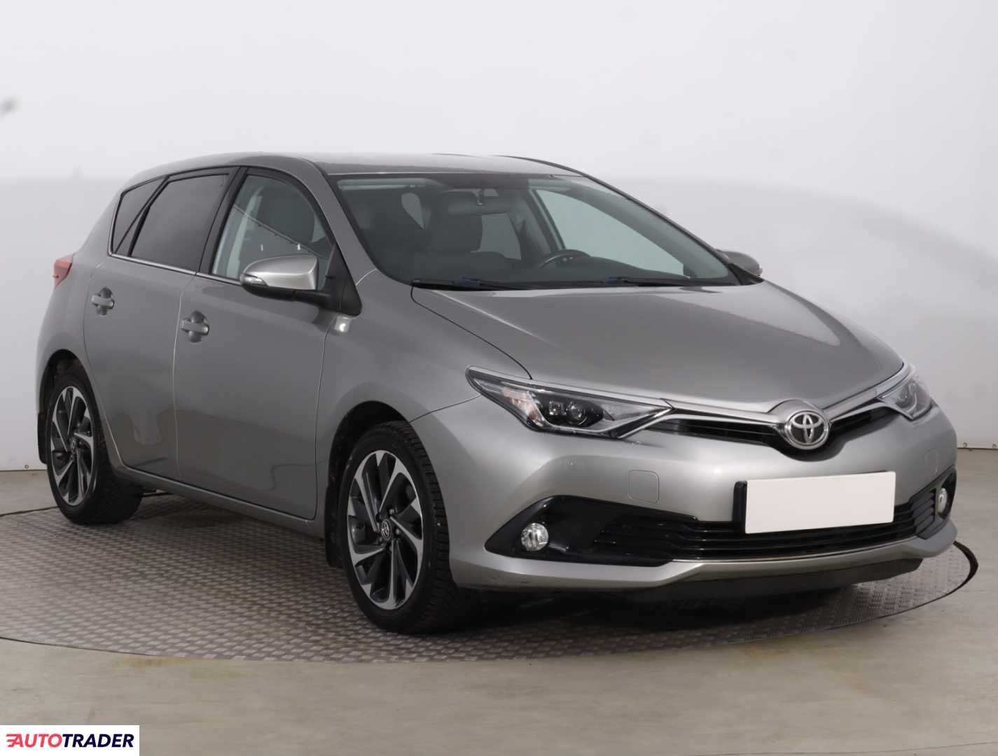 Toyota Auris 2016 1.6 130 KM