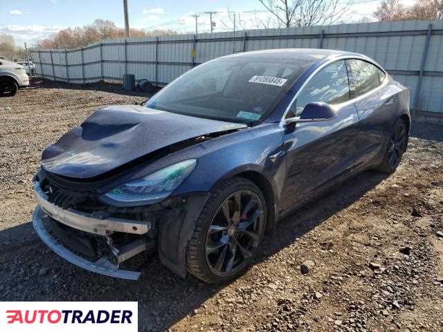 Tesla Model 3 2019