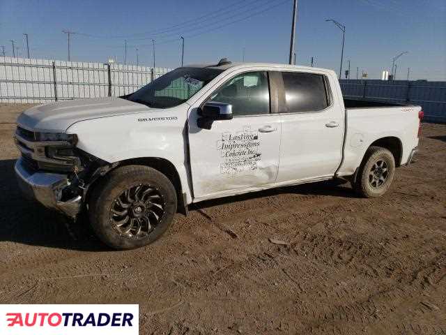 Chevrolet Silverado 5.0 benzyna 2019r. (GREENWOOD)