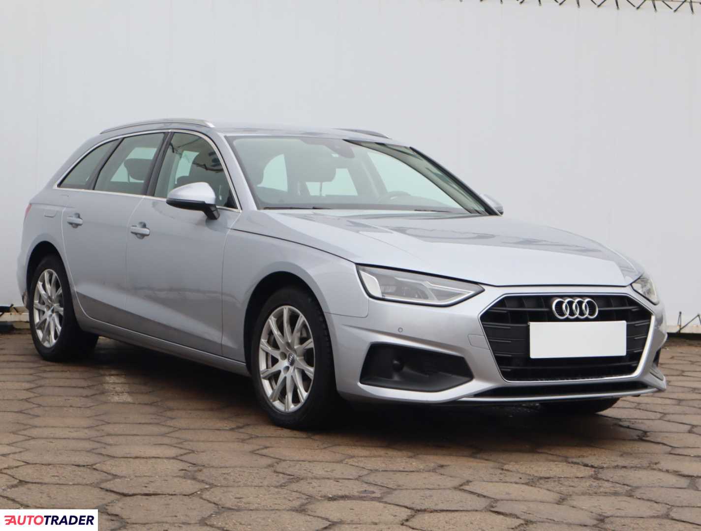 Audi A4 2020 2.0 160 KM