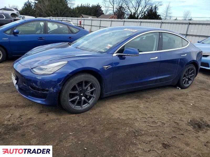 Tesla Model 3 2020