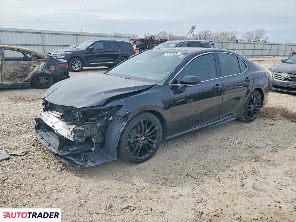 Toyota Camry 2022 3