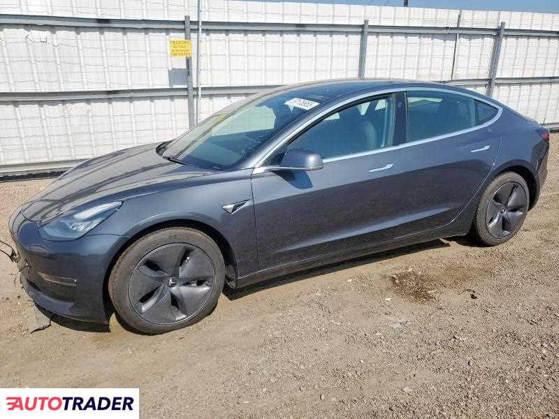 Tesla Model 3 2020