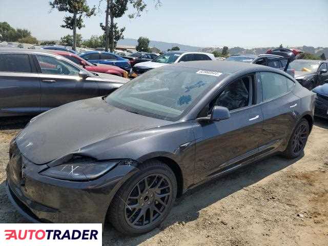 Tesla Model 3 benzyna 2024r. (SAN MARTIN)