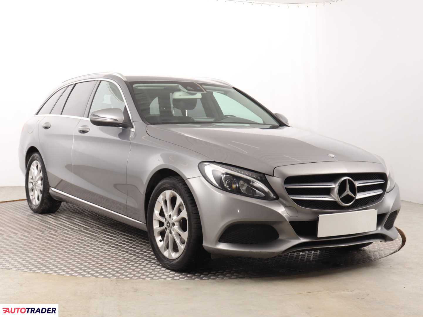 Mercedes C-klasa 2016 1.6 134 KM