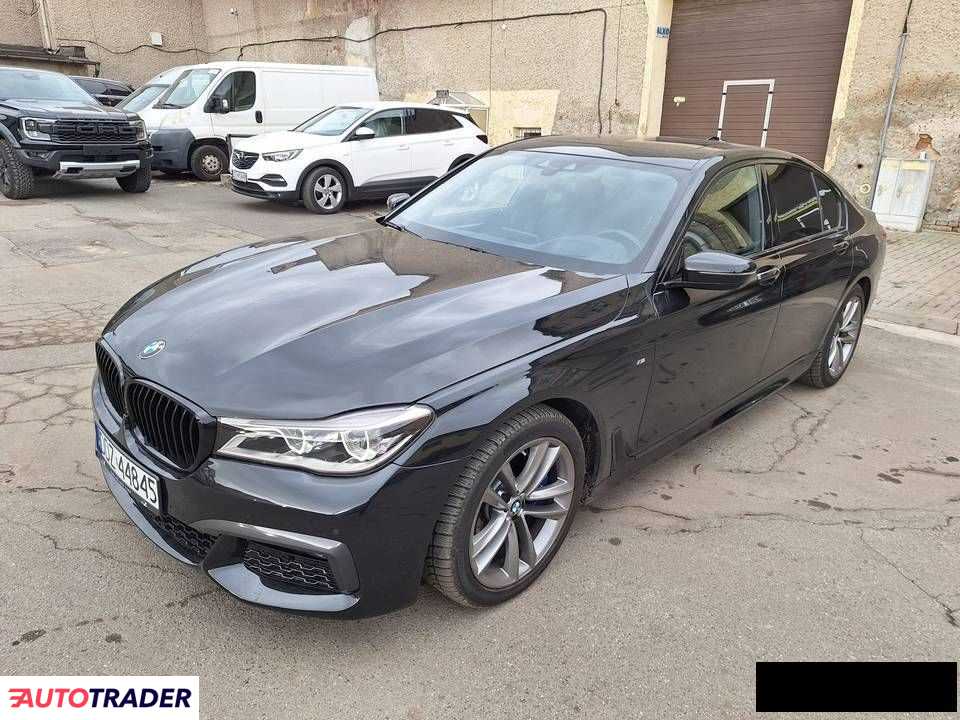 BMW 730 2018 3.0 265 KM