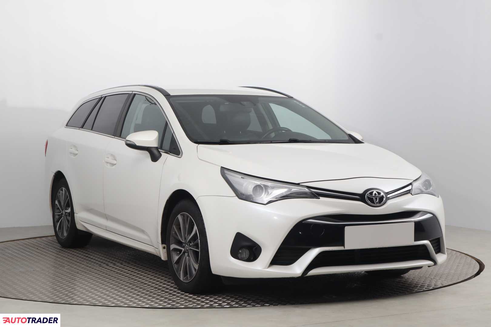 Toyota Avensis 2015 2.0 140 KM