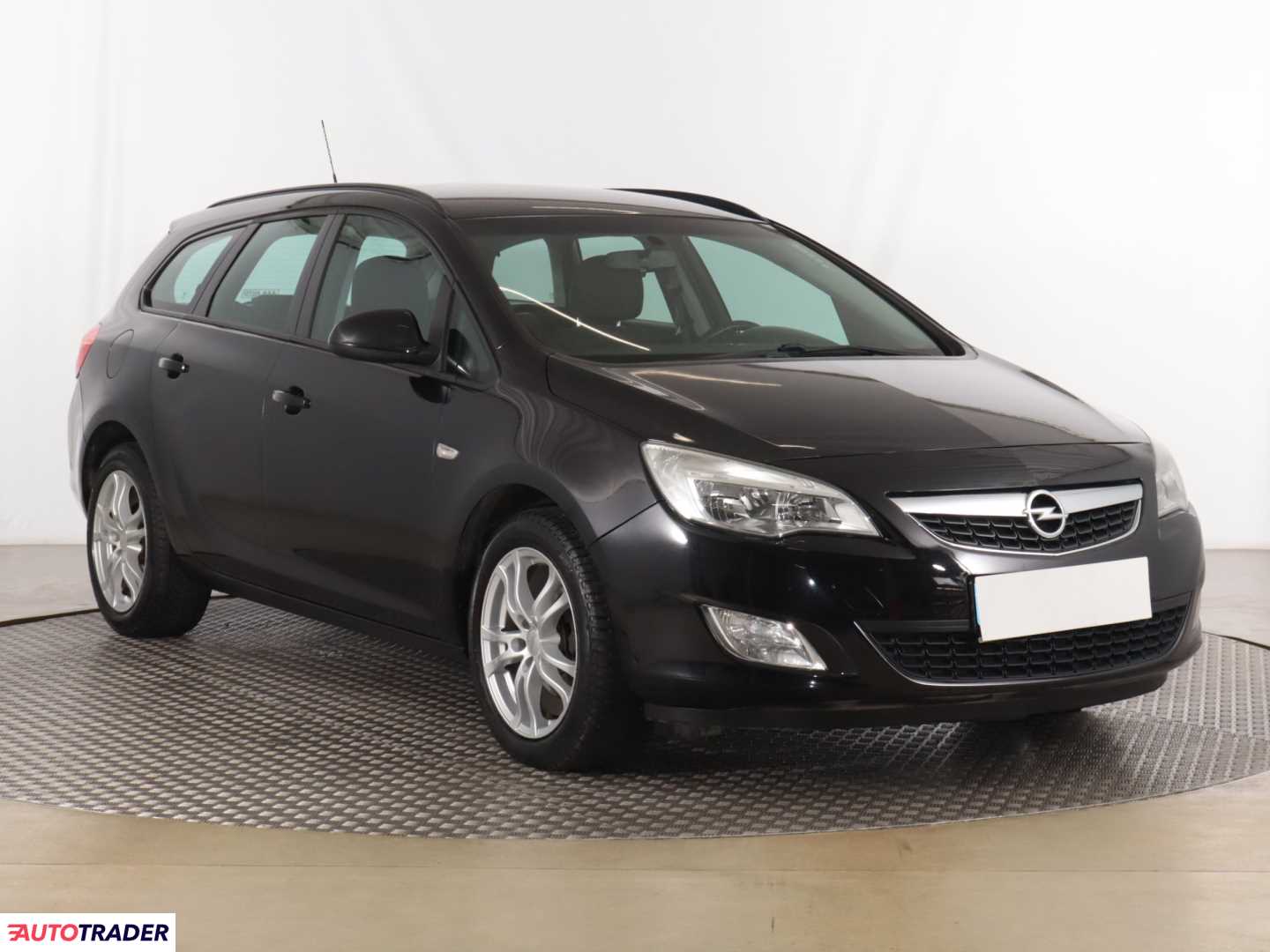 Opel Astra 2011 1.4 99 KM