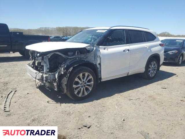 Toyota Highlander 2020 3