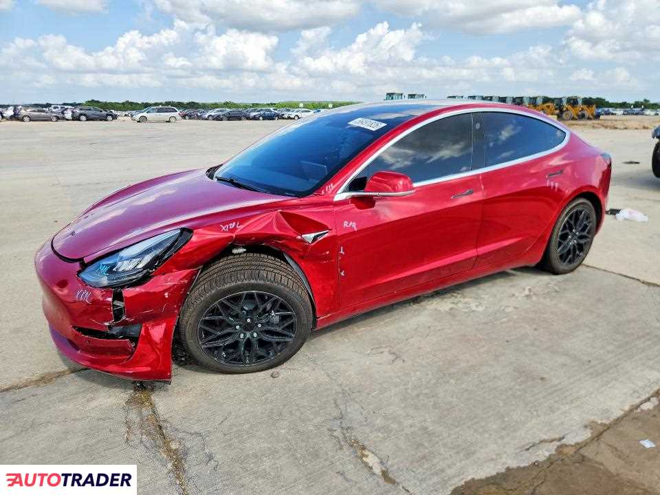 Tesla Model 3 2020