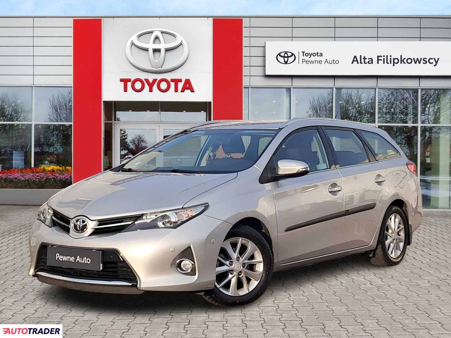 Toyota Auris 2013 1.6 132 KM