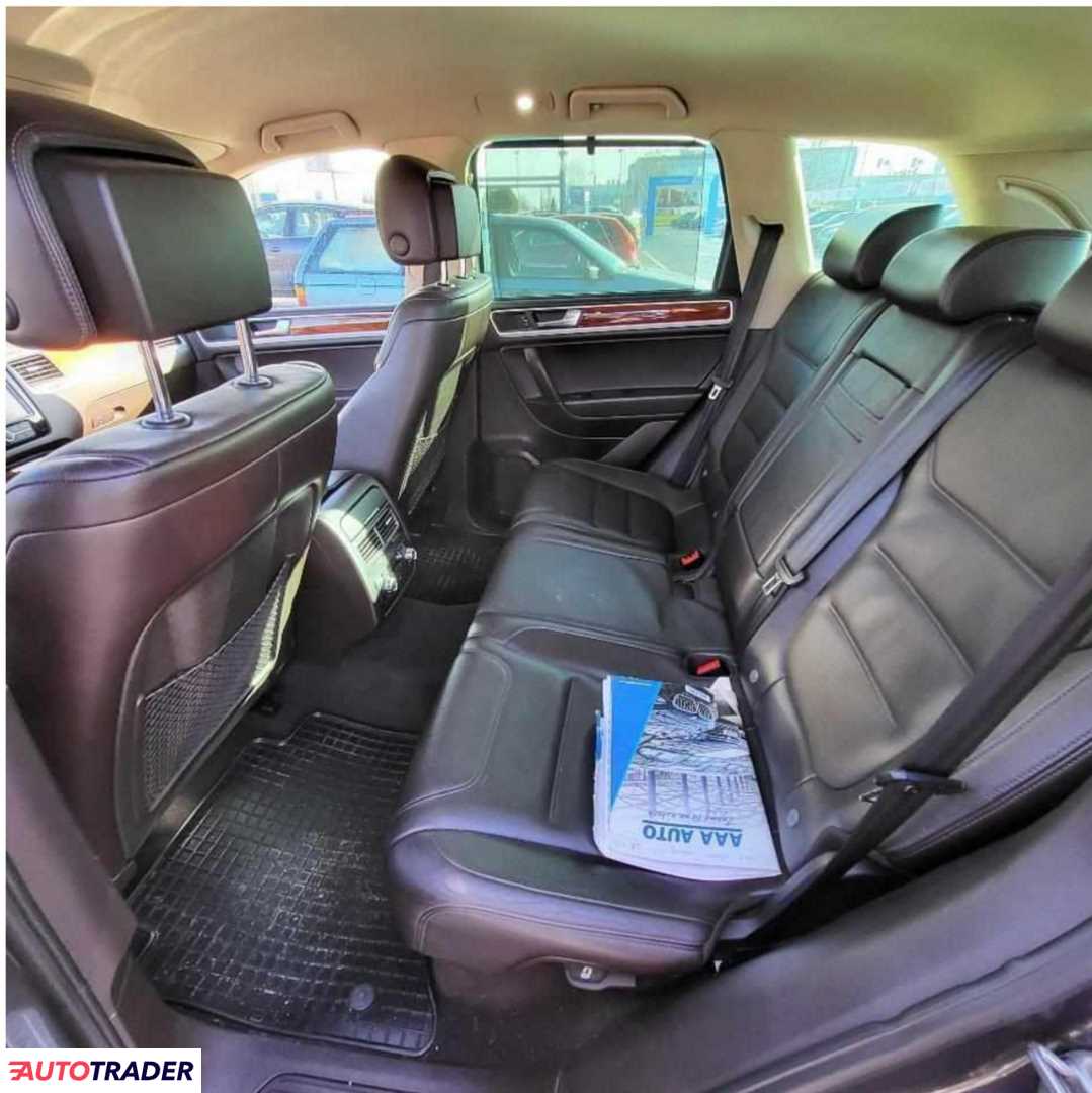 Volkswagen Touareg 2010 3.0 239 KM
