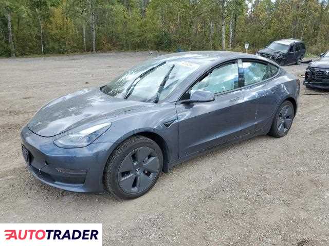 Tesla Model 3 benzyna 2023r. (COOKSTOWN)