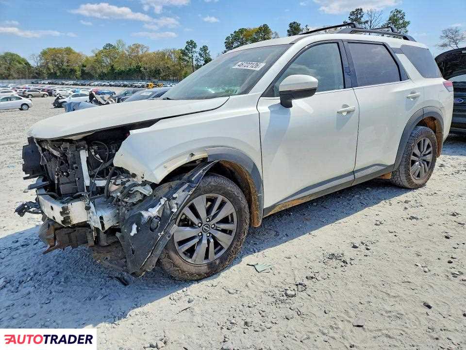 Nissan Pathfinder 2022 3