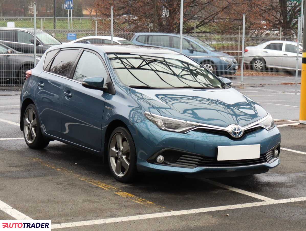 Toyota Auris 2015 1.8 134 KM