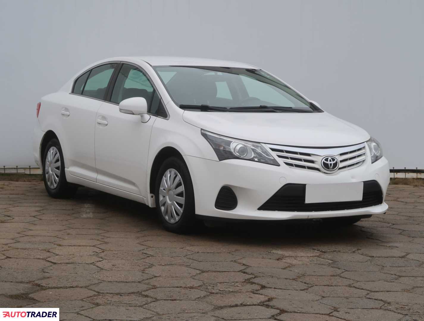 Toyota Avensis 2013 2.0 122 KM