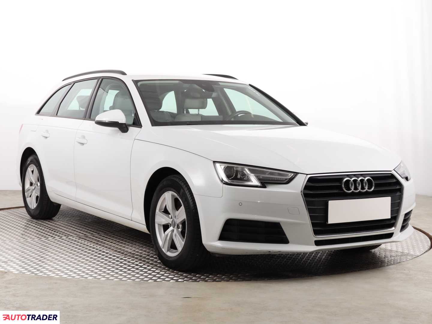 Audi A4 2019 2.0 147 KM