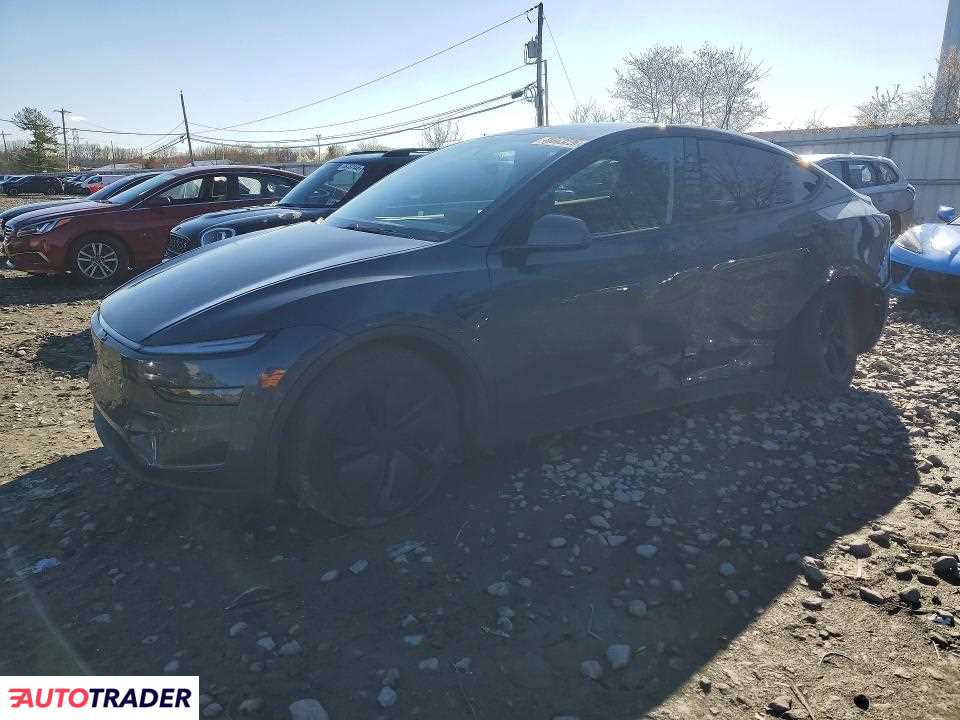 Tesla Model Y 2026