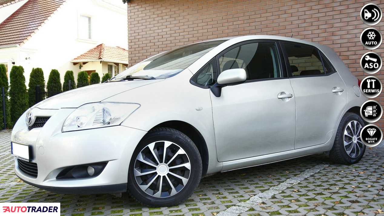 Toyota Auris 2010 1.3 105 KM