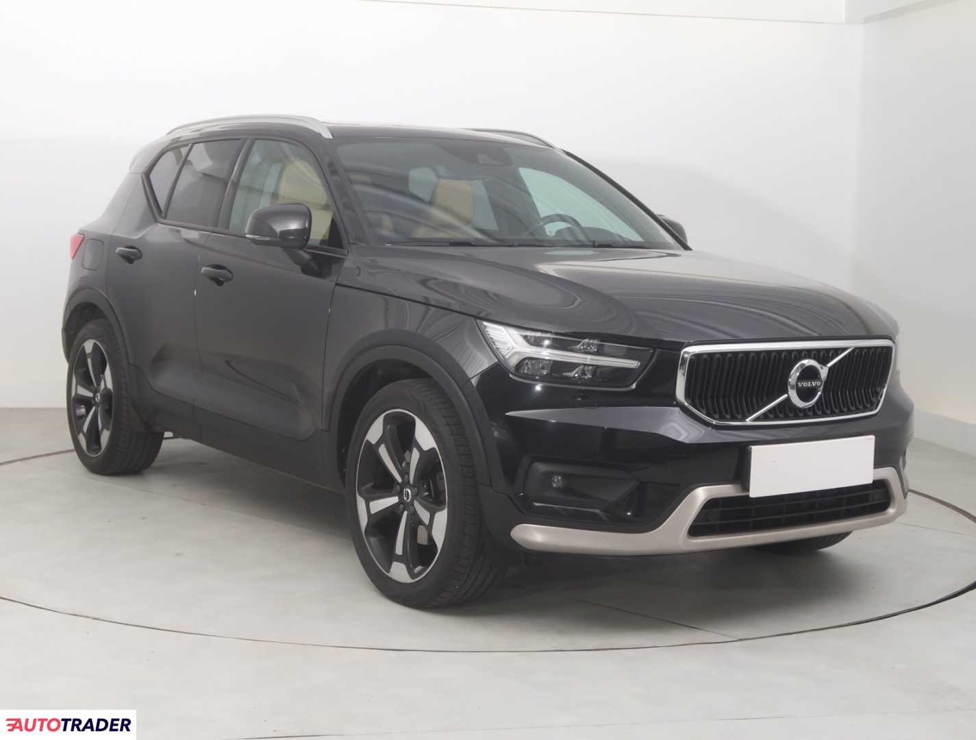 Volvo XC40 2018 2.0 187 KM