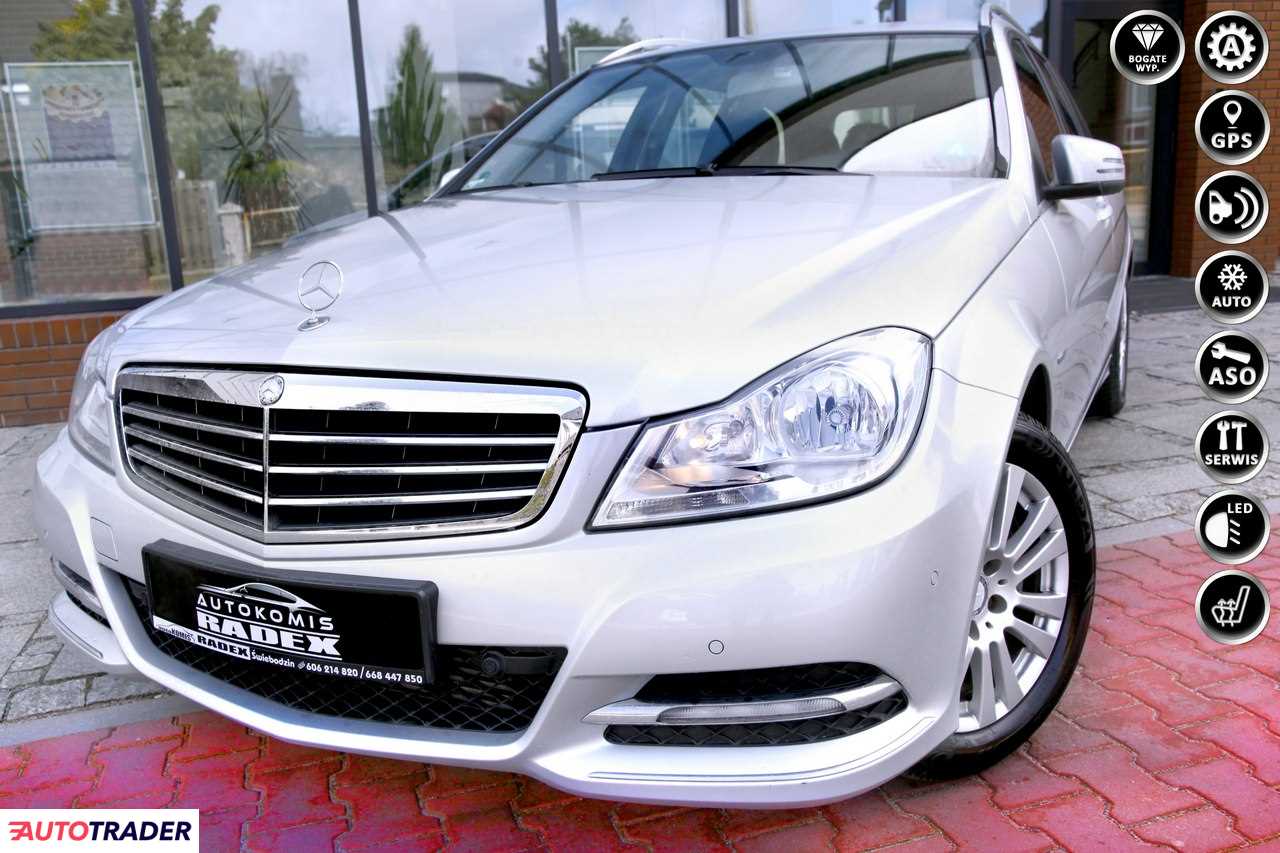 Mercedes C-klasa 2013 1.8 184 KM