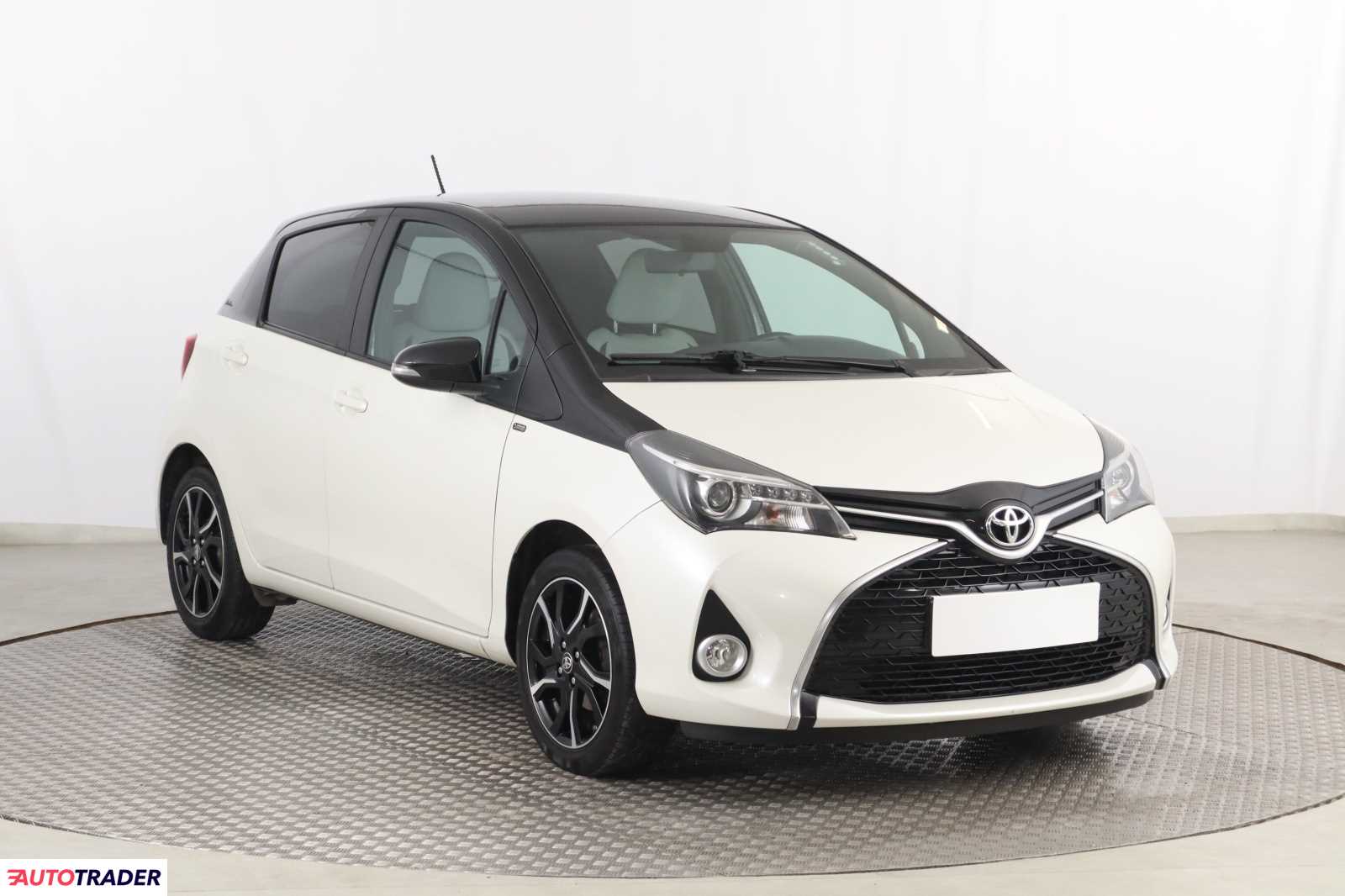 Toyota Yaris 2016 1.3 97 KM