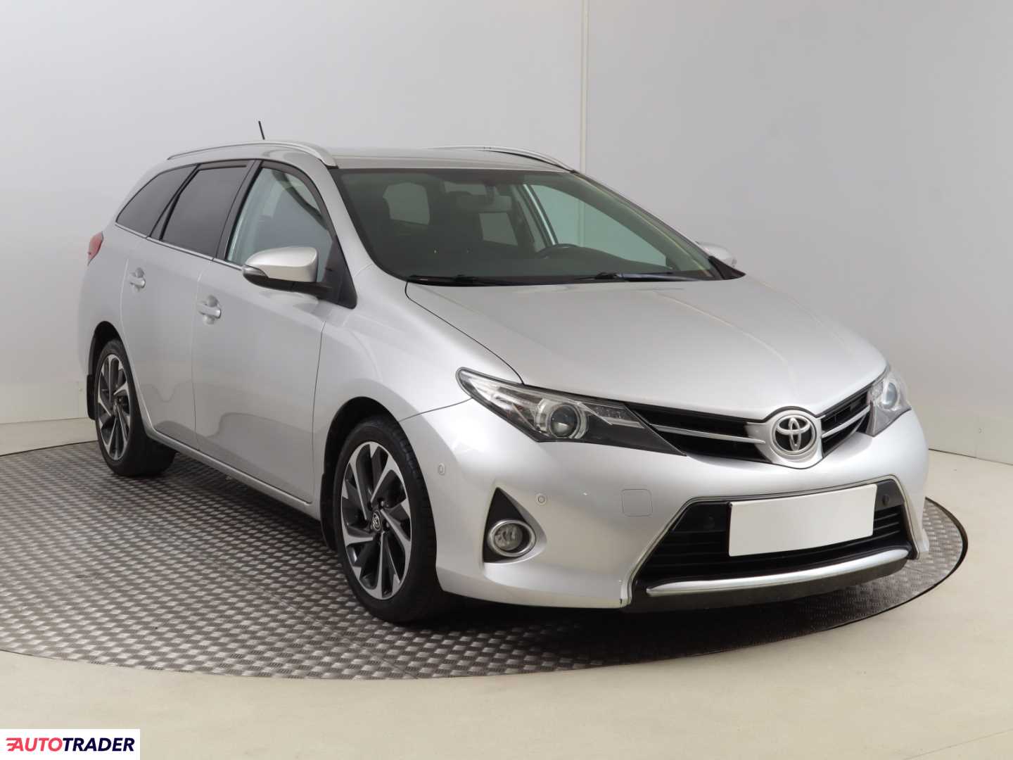 Toyota Auris 2014 1.4 88 KM