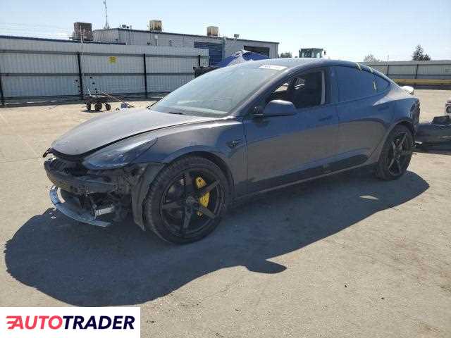 Tesla Model 3 benzyna 2022r. (BAKERSFIELD)