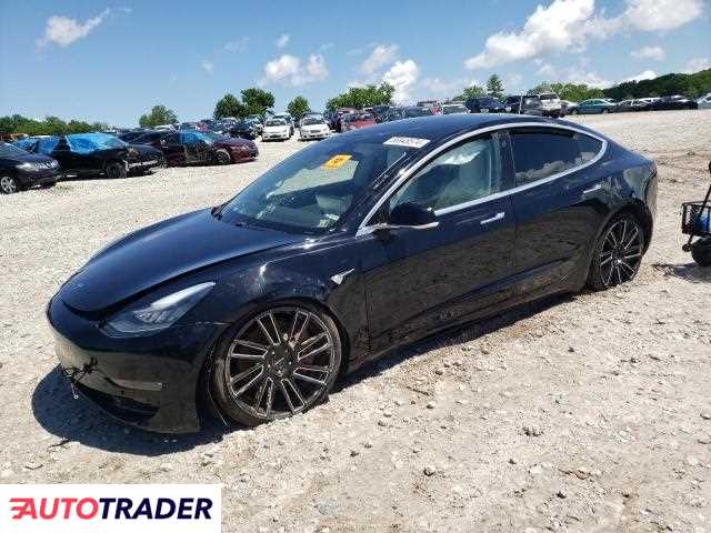 Tesla Model 3 benzyna 2020r. (WEST WARREN)