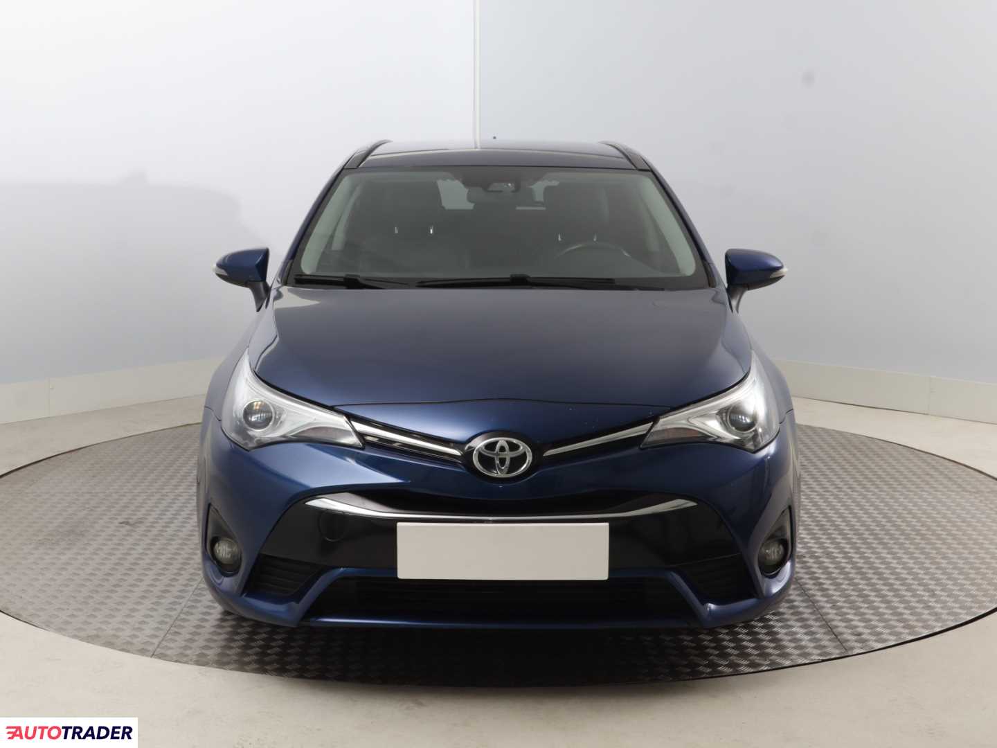 Toyota Avensis 2018 2.0 140 KM