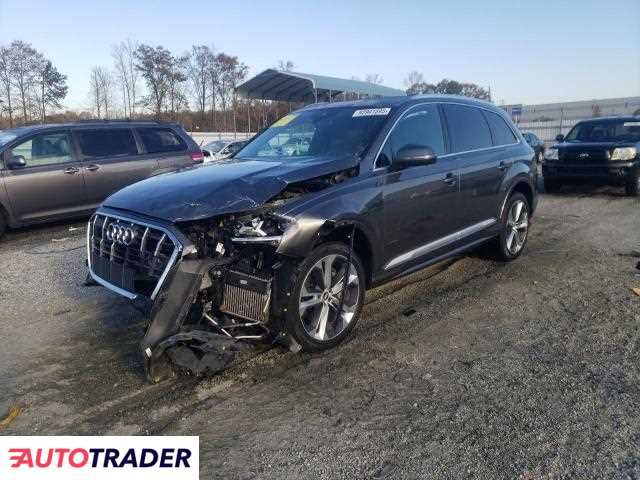 Audi Q7 2021 3