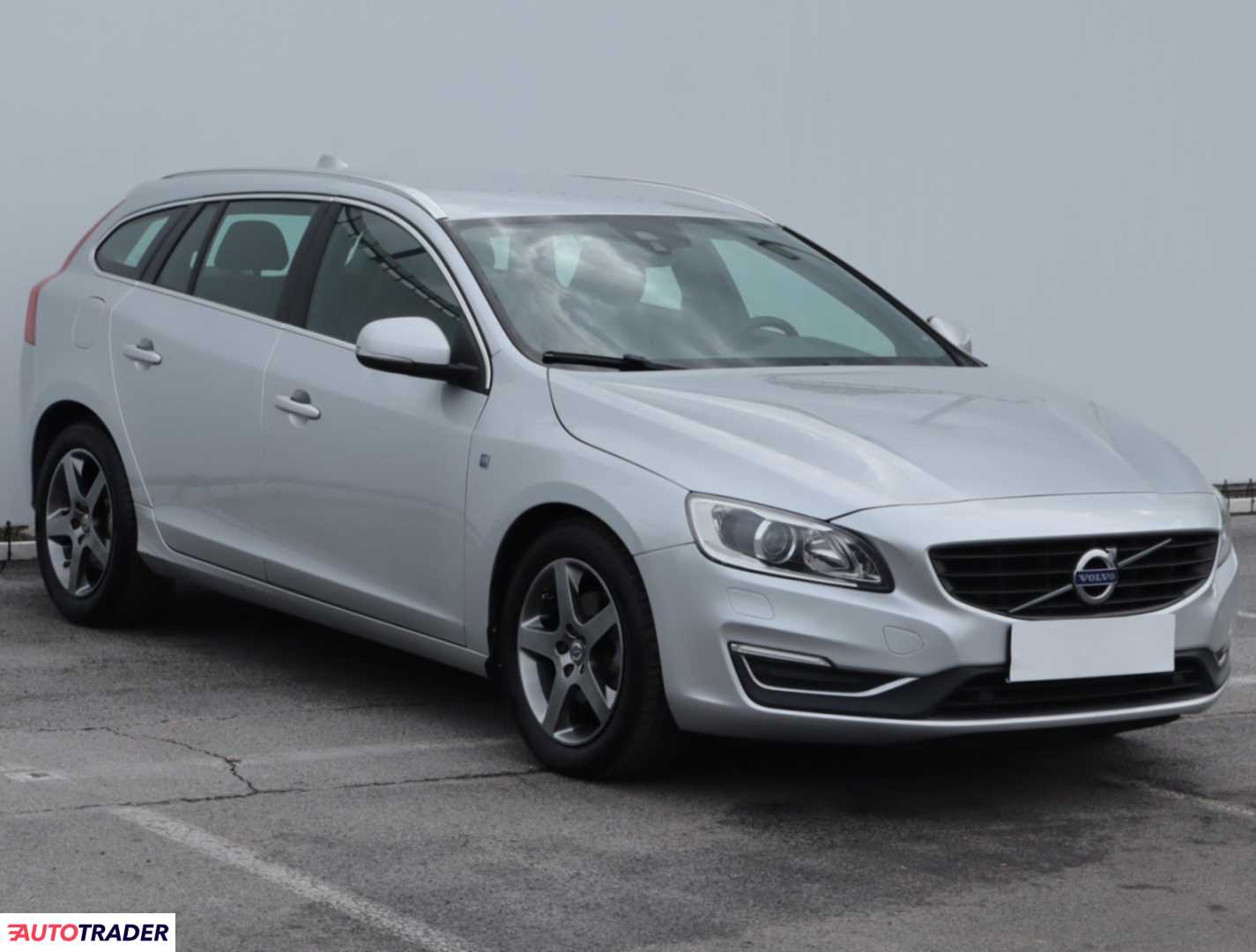 Volvo V60 2015 2.0 187 KM