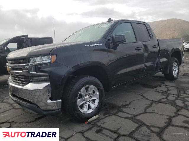 Chevrolet Silverado 2.0 benzyna 2019r. (COLTON)