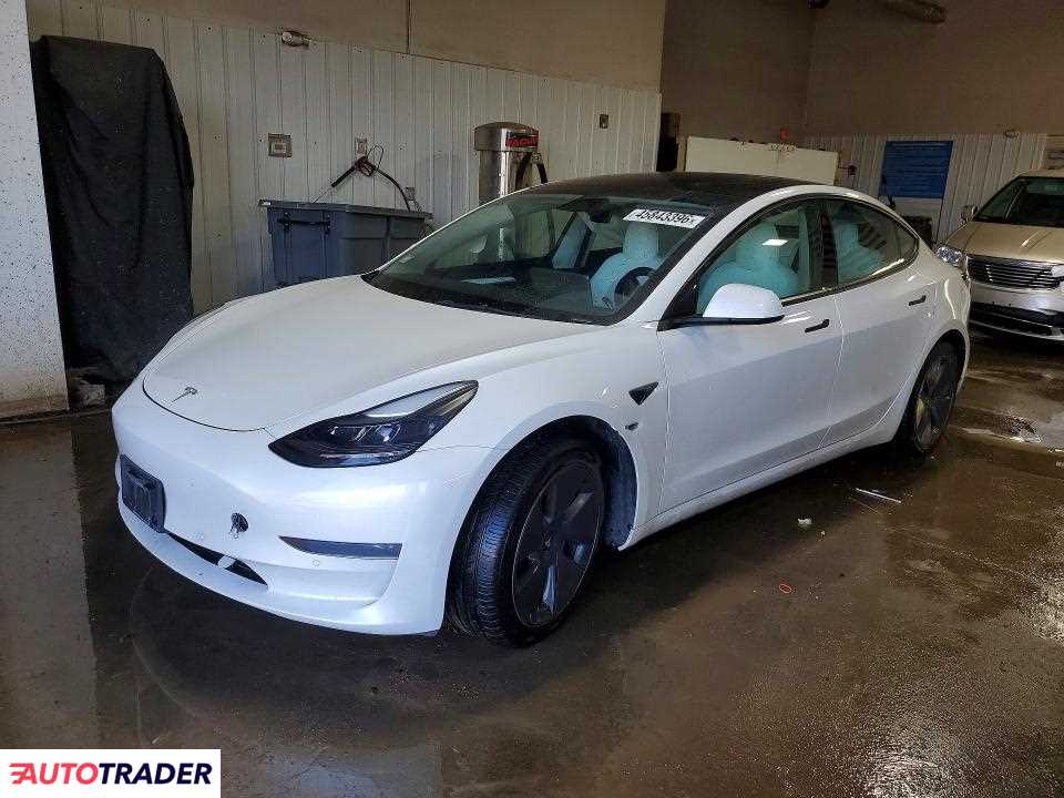 Tesla Model 3 2022